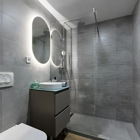 Отель The Amberlyn 4*