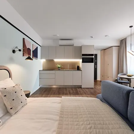 Отель The Amberlyn 4*